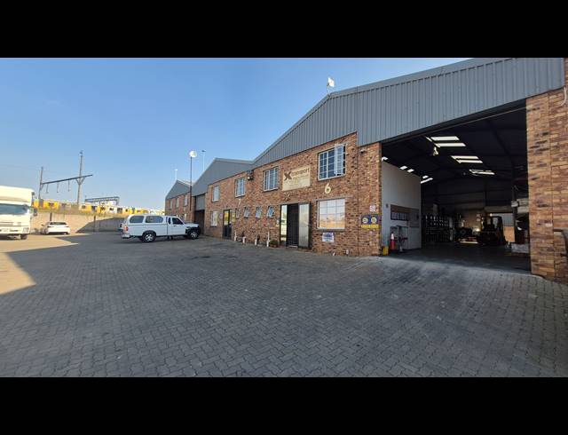 280M² FACTORY FOR SALE IN ANDERBOLT